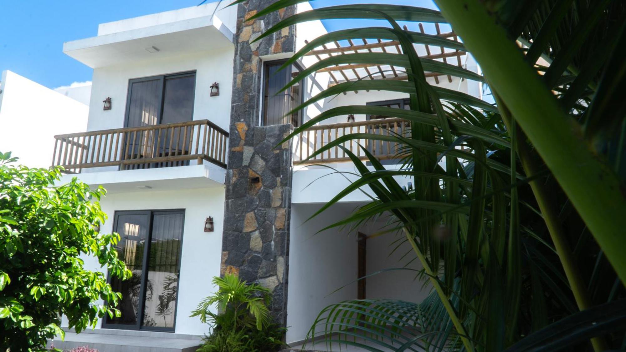 Garuda Villa Trou aux Biches